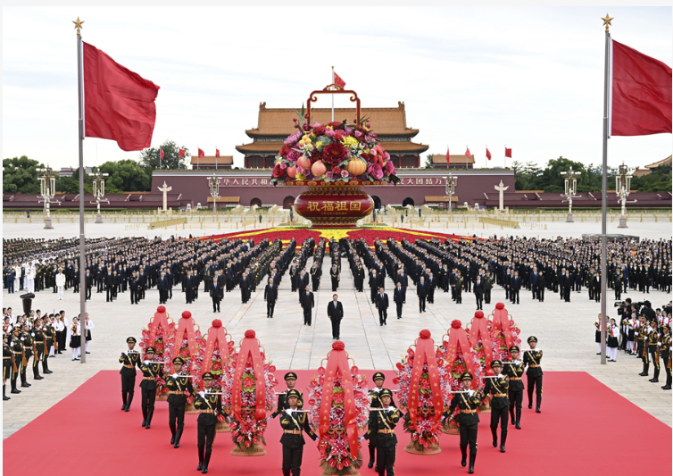 烈士纪念日向人民英雄敬献花篮仪式在京隆重举行 习近平等党和国家领导人出席(图2) 烈士纪念日向人民英雄敬献花篮仪式在京隆重举行 习近平等党和国家领导人出席(图2)